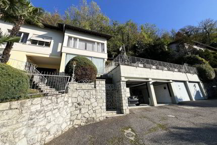 VILLA 6.5 LOCALI CON STUPENDA VISTA LAGO E PISCINA A BISSONE 1/5
