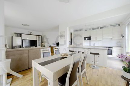 Appartement de 4 pièces en vente à Châtelaine - 108 m² 1/5