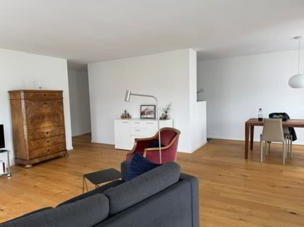 Hochwertig sanierte und zentral gelegene 4.5-Zimmerwohnung mit Balkon 1/5