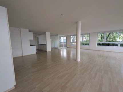 Riesiges Studio im Sabag-Areal 1/5