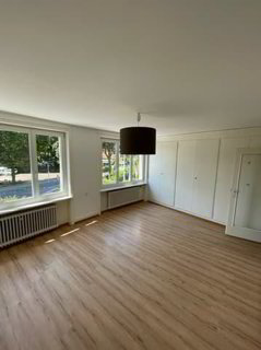 Appartement de 3.5 pièces au 1er étage avec 2 balcons 1/5