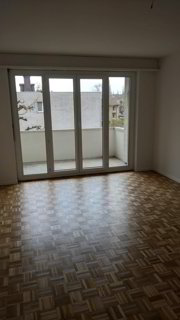 Teilsanierte 3.5-Zimmer-Wohnung mitten in Biel zu vermieten 1/5