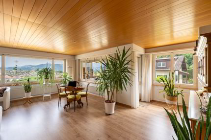 Wohnen mit Weitsicht: Haus mit 2 Wohnungen und grossem Garten 1/5