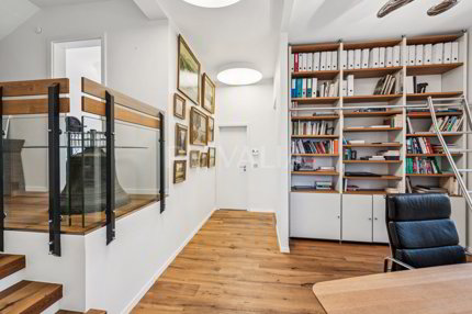 Co-exclusive listing: Charming, spacious, and bright village house in the heart of Soral 1/5