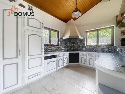 Villa individuelle avec piscine sur magnifique parcelle arborisée 1/5