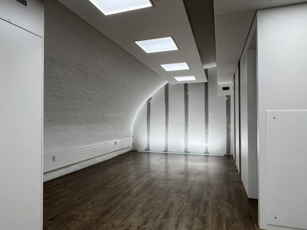 Attraktive Gewerbefläche mit grosser Schaufensterfront 1/5