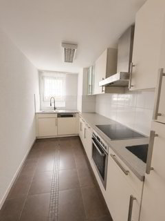 Zentrale 3.5-Zimmer-Wohnung im Hochparterre mit grossem Balkon 1/5