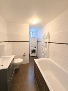 Zentrale 3.5-Zimmer-Wohnung im Hochparterre mit grossem Balkon 1/1