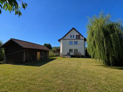 Grande propriété de 300 m2 avec terrain constructible au cœur de Courgenay 1/5