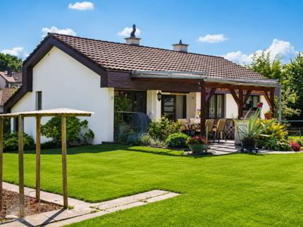 Traumhaus in Seenähe - Freistehendes Einfamilienhaus mit grossem Garten 1/1