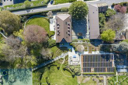 Villa de 20 pièces en vente à Jouxtens-Mézery - 1 500 m² 1/3