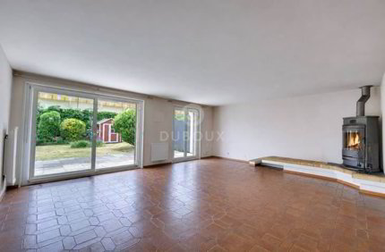 CHARMANTE VILLA FAMILIALE AVEC JARDIN DANS UN QUARTIER RÉSIDENTIEL 1/5