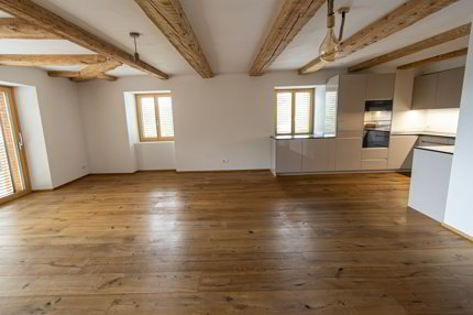 Zweitwohnsitz 5.5 Zimmer Dach-Maisonettewohnung mit Panoramaaussicht 1/5