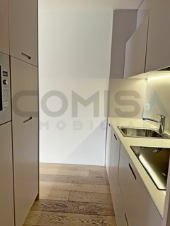 ZU VERMIETEN IN CASTAGNOLA 2-Zimmer-Wohnung mit Seeblick 1/5