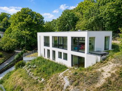Villa de 8.5 pièces en vente à Castel San Pietro - 270 m² 1/5