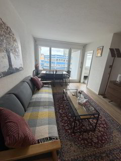 Furnished 1.5-Room Apartment with Balcony and Views in Zürich Oerlikon 1/5