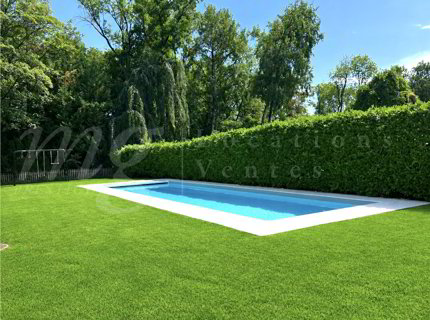 En exclusivité MAGNIFIQUE MAISON CONTEMPORAINE DE 8 PIECES AVEC JARDIN ARBORE ET GRANDE PISCINE 1/5