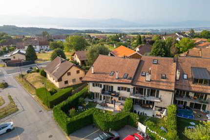 Moderne Wohnung mit einem grossen Garten 1/5