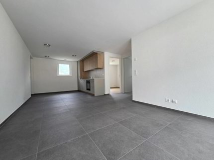 Neun – 3.5-Zimmer-Wohnung mit Balkon und Parkplätzen 1/5