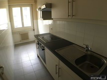 Bel appartement traversant de 3 pièces au calme dans les Pâquis 1/5