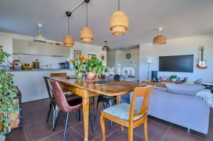 Exclusive! Enjoy village life and modern comforts: A modern 5.5-room apartment with a large terrace, less than 7 minutes from the train station! 1/5