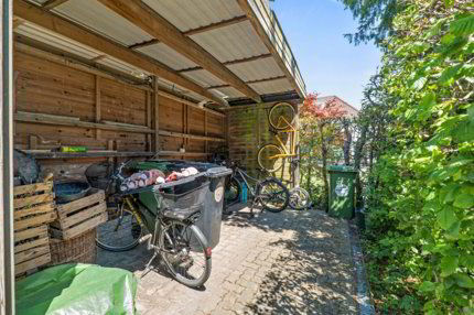Doppeleinfamilienhaus mit grosser Rasenfläche 1/5