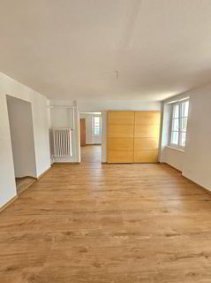 Bel appartement rénové au centre de Fleurier 1/5