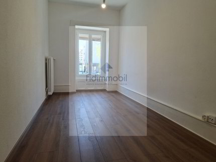 Schönes modernes 2-Zimmer-Apartment, Léopold-Robert 128, La Chaux-de-Fonds 1/5