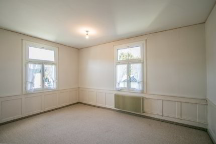 Günstige Altbau Wohnung an zentraler Lage 1/5