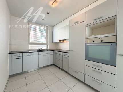 Grosszügige 5.5-Zimmer-Wohnung in zentraler und ruhiger Lage in Biel 1/5