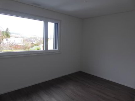 Magnifique logement de 3,5 pièces au 1er étage d'un immeuble récent 1/5