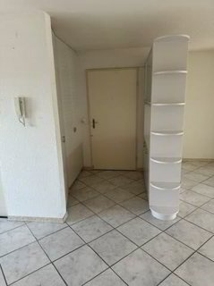 Schöne 4.5-Zimmer-Wohnung mit 2 Balkonen, Keller und... 1/5