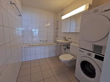 Helle 3.5-Zimmer-Wohnung im 4. OG mit Lift und Garage in Biel 1/5