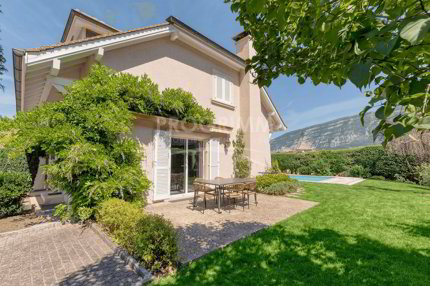 Villa meublée - 3 chambres - Grandes pièces sous-sol - Tout compris jardin et piscine 1/5