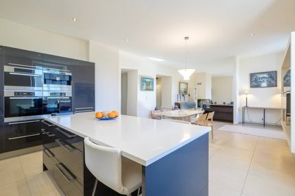 Villa de 5.5 pièces en vente à Chéserex - 550 m² 1/5