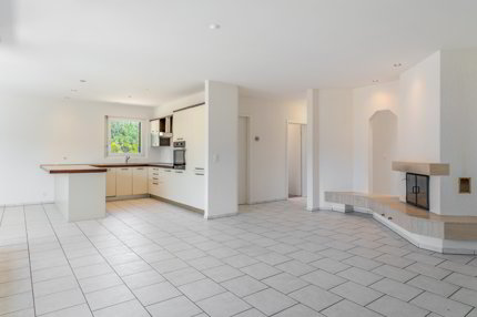 Grosse günstige Familienwohnung - nicht im Baurecht ! 1/5