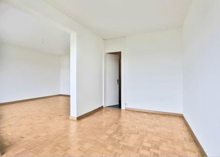 Spacieux logement dans le complexe de la Tourelle 1/5