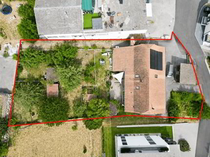 Mehrfamilienhaus mit Bauland an attraktiver Lage 1/5