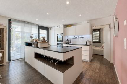 Licht, Raum, Komfort: Parterrewohnung mit 4½ Zimmern und grosser Terrasse 1/5