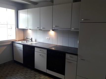 Charmante 4.5-Zimmer-Wohnung im Altbau mit Balkon 1/5