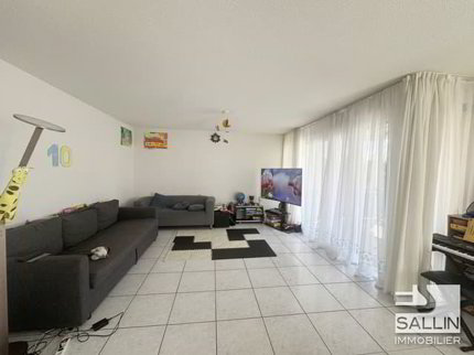 Spacieux appartement de 5 pièces au 3ème étage avec place intérieure 1/5