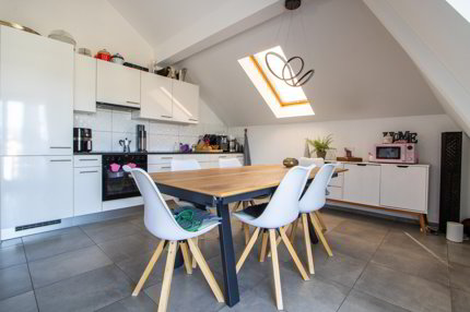Schöne Dachwohnung mit sonniger Terrasse 1/5