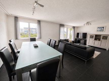 Modernisierte 4.5-Zimmer-Wohnung mit Weitsicht 1/5