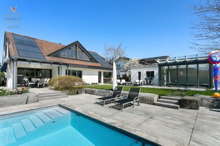 Elegantes Einfamilienhaus mit traumhafter Gartenanlage und Poolidylle 1/5