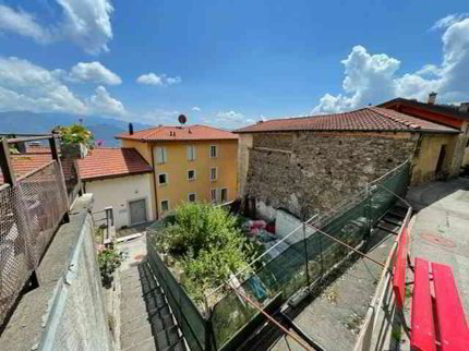 Terreno con licenza edilizia a Cademario 1/3