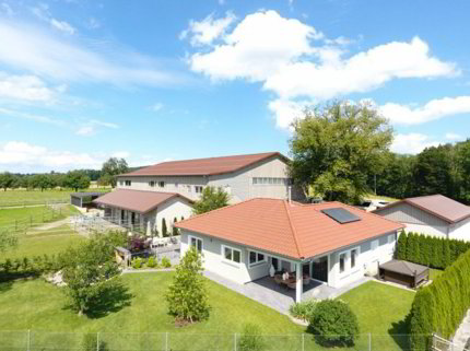 Reserviert Reitsportimmobilie mit Haus und Reithalle 1/1