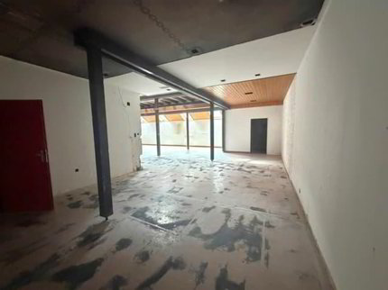 St-Imier, bureau / cabinet idéalement situé de 260 m2 1/5
