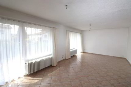 Charmantes 4.5-Zimmer-Einfamilienhaus in Lengnau - sofort verfügbar! 1/5