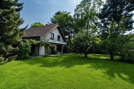 Freistehendes Einfamilienhaus mit viel Potenzial 1/5