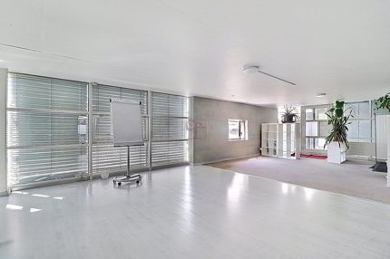 Local commercial en location à Givisiez - 110 m² 1/5